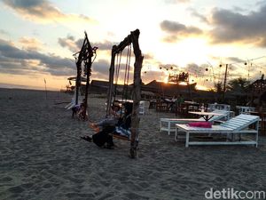 Kala Senja Menyapa Kampung Turis Pangandaran