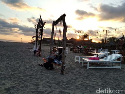 Kala Senja Menyapa Kampung Turis Pangandaran