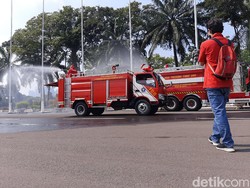 Persiapan Masa Sidang, Gedung Parlemen DPR-MPR Disemprot Disinfektan