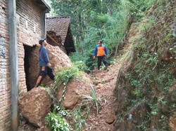 Tiga Titik Longsor Terjang Trenggalek, Dua Rumah Warga Tertimbun