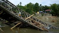 Potret Jembatan di Gorontalo yang Ambruk Diterjang Banjir