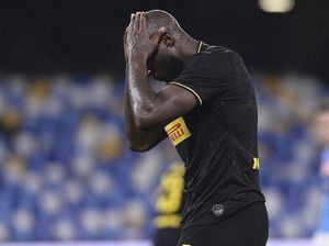 Lukaku, Kenapa Kontrol Bolanya Begitu? Lukaku, Kenapa Kontrol Bolanya Begitu?