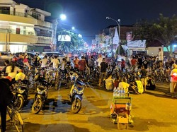 Video Keributan Ribuan Pesepeda Padati Alun-Alun Mojokerto