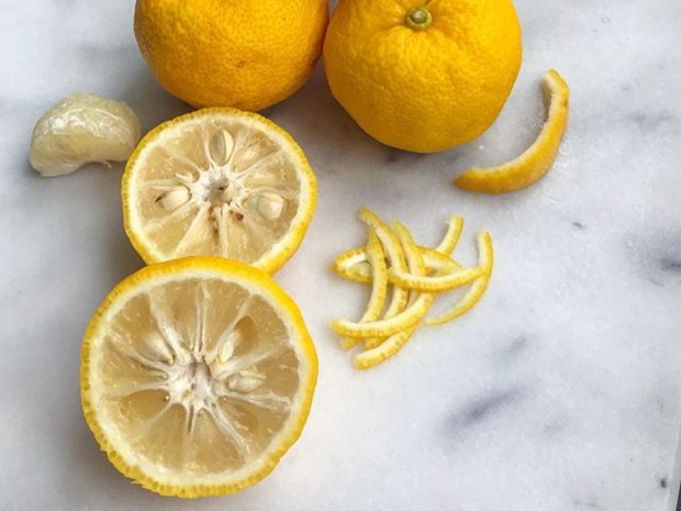Buah yuzu/ sumber: Instagram.com/kellykwc kulit yuzu mengandung limonene yang mampu mengurangi peradangan dan mencegah pembentukan radikal bebas di dalam tubuh