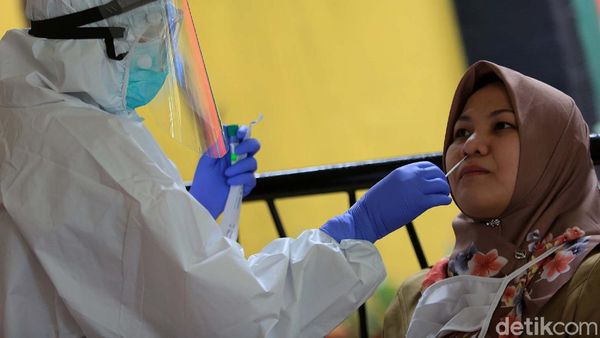 200 Pegawai di Lingkungan Kecamatan Senen Jalani Tes Swab
