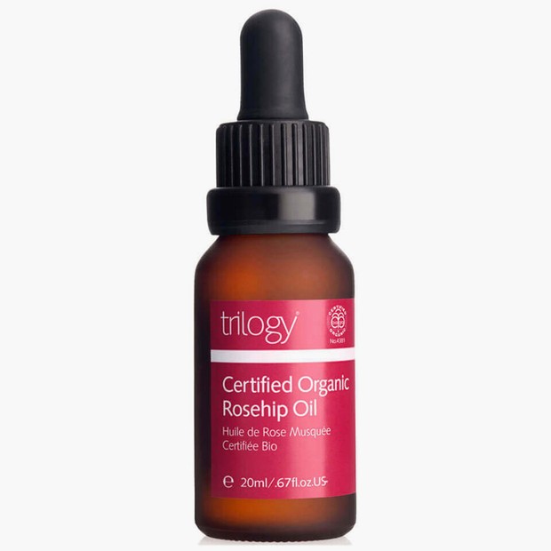 https://www.hellomagazine.com/ Trilogy Certified Organic Rosehip Oil membantu menjaga kulit tetap bercahaya dan bersih selama kehamilan.