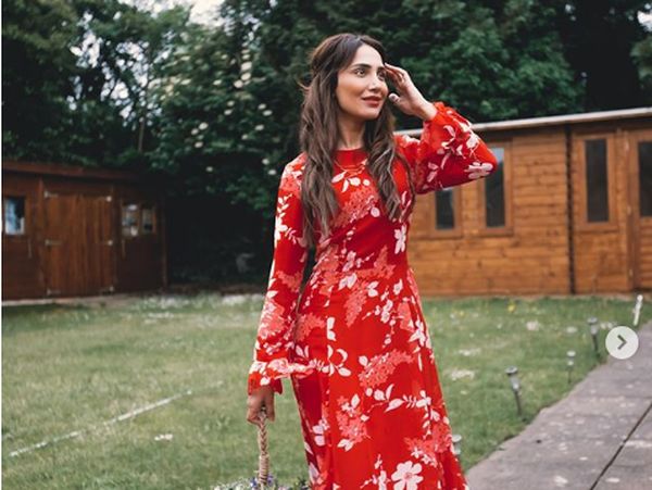 Foto Selebgram yang Bisnis Hijab Tapi Kini Mengumumkan Lepas Hijab