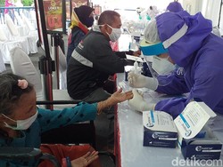 18 Hari Rapid Test Massal di Surabaya, 3.051 Reaktif dan 1.158 Positif