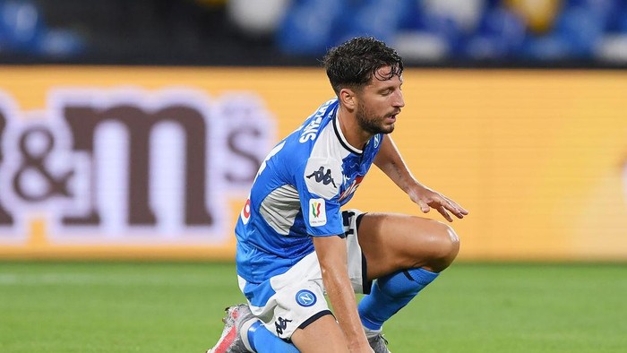 NAPLES, ITALY - JUNE 13: Dries Mertens of SSC Napoli reacts during the Coppa Italia Semi-Final Second Leg match between SSC Napoli and FC Internazionale at Stadio San Paolo on June 13, 2020 in Naples, Italy. (Photo by Francesco Pecoraro/Getty Images)
