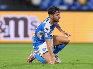 Mertens Sebentar Lagi Jadi Dewa di Napoli