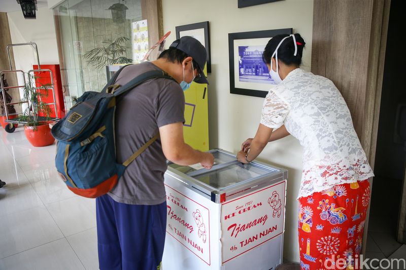 Ice cream Tjan Njan atau Tjanang Ice cream Tjan Njan atau Tjanang di Cikini, Jakpus