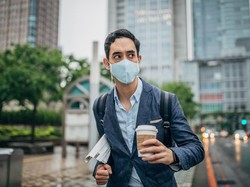 Jalan Kaki ke Kantor Memicu Orang Makan Lebih Banyak