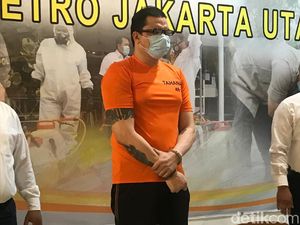 Berbaju Orange, Ini Penampakan Jerry Lawalata yang Terjerat Narkoba Berbaju Orange, Ini Penampakan Jerry Lawalata yang Terjerat Narkoba