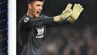 Kiper Burnley, Nick Pope yang santer diincar klub besar ada di nomor enam. Dia bikin 89 saves (Getty Images)