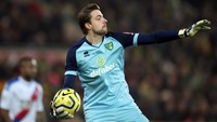 Kiper Norwich City, Tim Krul di nomor empat. Dia melakukan 96 saves (Getty Images)