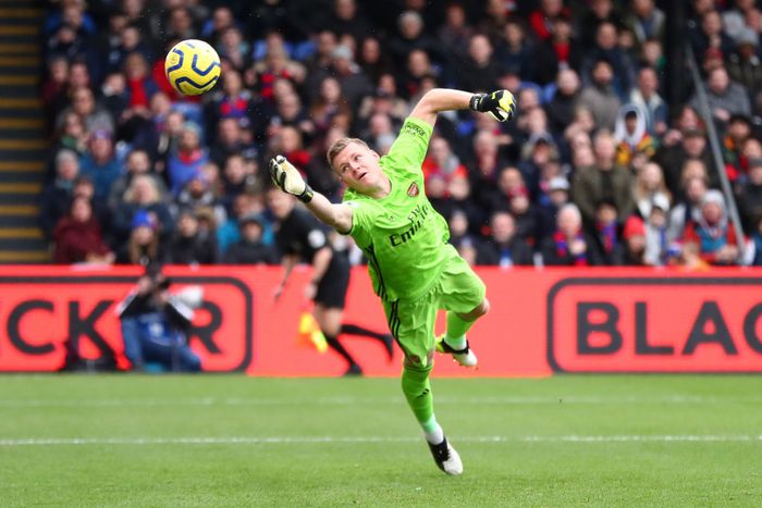 LONDON, ENGLAND - JANUARY 11: Bernd Leno of Arsenal dives for the ball as Jordan Ayew of Crystal Palace (out of frame) scores his teams first goal during the Premier League match between Crystal Palace and Arsenal FC at Selhurst Park on January 11, 2020 in London, United Kingdom. (Photo by Dan Istitene/Getty Images)