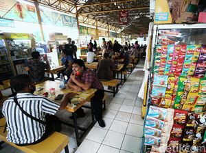 Nadi Penjualan Makanan di Kantin Umum Kembali Berdenyut