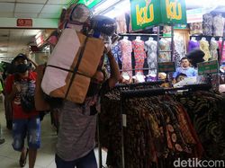 Beroperasi Kembali, Begini Suasana Pasar Blok A Tanah Abang Beroperasi Kembali, Begini Suasana Pasar Blok A Tanah Abang