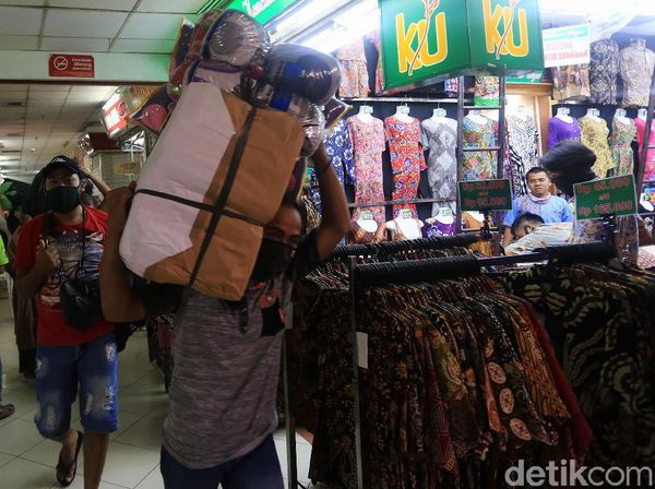 Beroperasi Kembali, Begini Suasana Pasar Blok A Tanah Abang