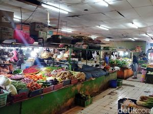 Penampakan Ganjil-Genap di Kios Pasar
