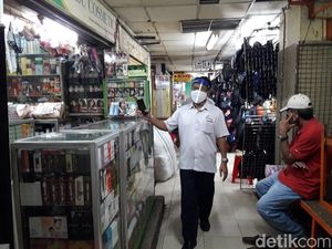 Pengurus Pasar Jatinegara Bakal Tertibkan Pedagang Tak Terapkan Ganjil Genap Pengurus Pasar Jatinegara Bakal Tertibkan Pedagang Tak Terapkan Ganjil Genap
