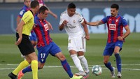 Skuat asuhan Zinedine Zidane mendominasi sejak awal pertandingan.