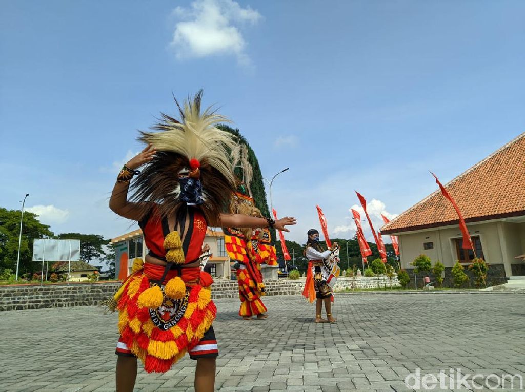 Tempe Hingga Reog Ponorogo Diusulkan Jadi Warisan Budaya Tak Benda UNESCO Tempe Hingga Reog Ponorogo Diusulkan Jadi Warisan Budaya Tak Benda UNESCO