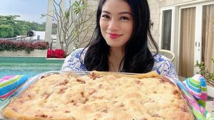 Titi Kamal Makin Jago Masak Saat di Rumah Saja, Ini Buktinya!