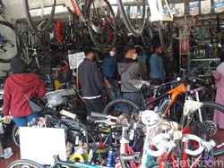 Raup Untung di Tengah Corona, Pekerja Pabrik Sepeda Batal Kena PHK