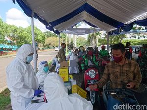 Video Antusiasme Warga Cilegon, Rela Antre Ikut Rapid Test Drive Thru