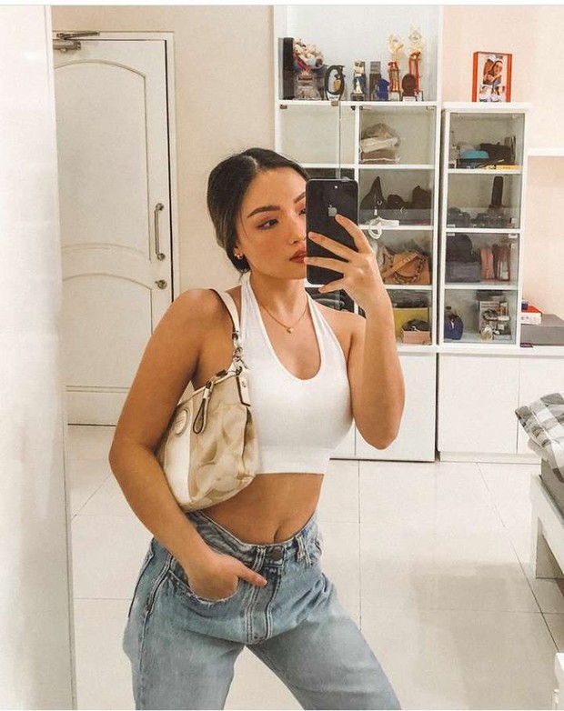 Gel Angelicca bersama tas kesayangan Gel Angelicca beauty vlogger