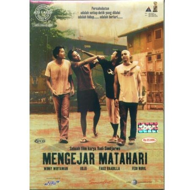 Film Mengejar Matahari/wikipedia.org Mengejar Matahari filmyang dirilis tahun 2004 dan dibintangi oleh Wingky Wiryawan, Fedi Nuril, Fauzi Baadilla, Udjo Project Pop.