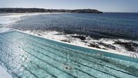Asyik! Kolam Renang Tepi Pantai di Sydney Sudah Buka Lho