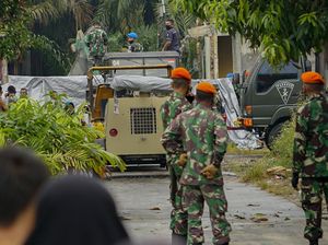 Bangkai Pesawat Tempur Hawk 200 Dievakuasi TNI