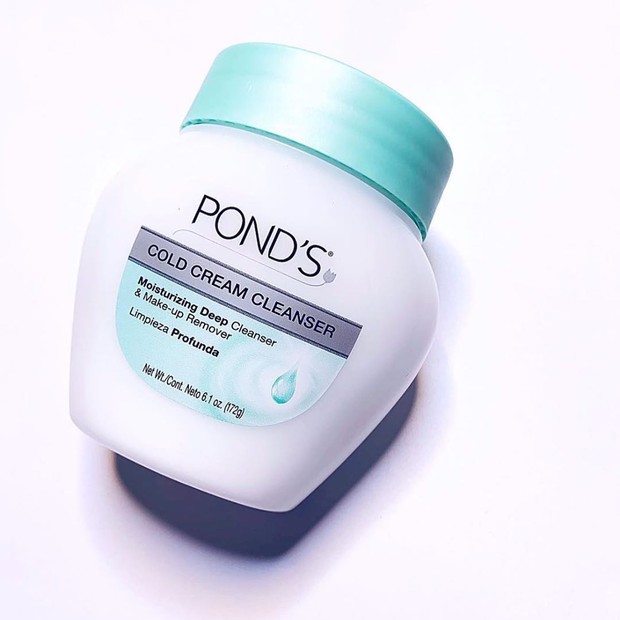 Selain menjadi face wash, bisa juga digunakan sebagi makeup remover.