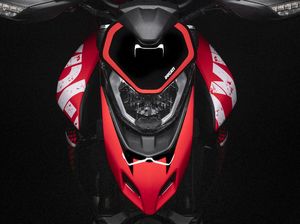Ducati Hypermotard 950 RVE Meluncur dengan Grafis Seni Jalanan