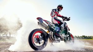 Gaharnya Ducati Hypermotard 950 RVE dengan Grafis Baru