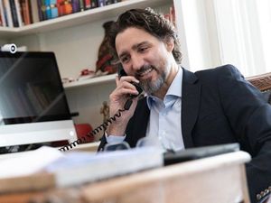 Pro-Kontra Rambut Gondrong Justin Trudeau, Tak Pernah Potong Gegara Lockdown Pro-Kontra Rambut Gondrong Justin Trudeau, Tak Pernah Potong Gegara Lockdown
