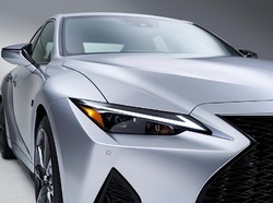 Lexus IS Terbaru Meluncur dengan Banyak Peningkatan