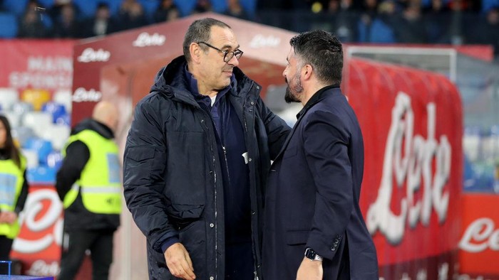 NAPLES, ITALY - JANUARY 26: Maurizio Sarri Juventus coach greets Gennaro Gattuso SSC Napoli coach during the Serie A match between SSC Napoli and  Juventus at Stadio San Paolo on January 26, 2020 in Naples, Italy. (Photo by Francesco Pecoraro/Getty Images)