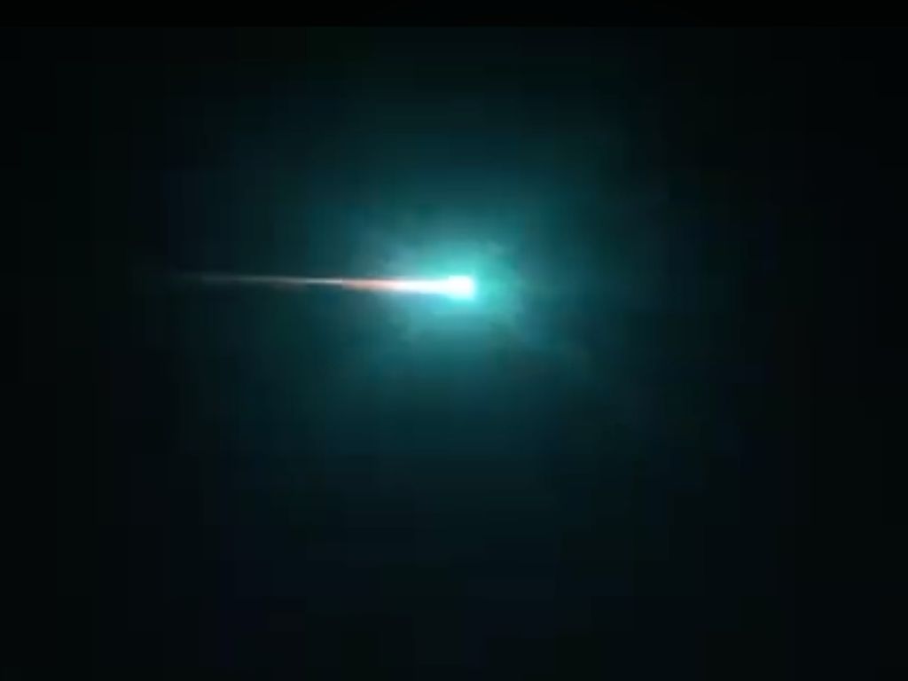 Detik-detik Benda Diduga Meteor Melintas di Langit Pennsylvania AS