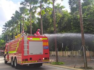 Usai Kompleks DPR, Giliran Stadion GBK Disemprot Disinfektan Usai Kompleks DPR, Giliran Stadion GBK Disemprot Disinfektan