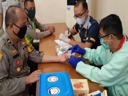 Bantu Stok Darah PMI di Tengah Corona, 400 Polisi Subang Lakukan Donor