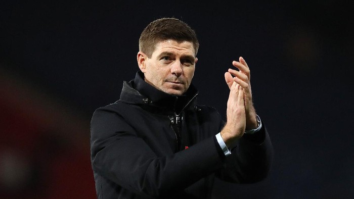 GLASGOW, SCOTLAND - NOVEMBER 03: Rangers Manager Steven Gerrard is seen during the Betfred League Cup semi final between Rangers and Heart of Midlothian at Hampden Park on November 03, 2019 in Glasgow, Scotland. (Photo by Ian MacNicol/Getty Images)
