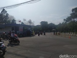 Pihak PT KPC soal Lamanya Pemadaman Kebakaran Pabrik Cat: Ada Bahan Kimia
