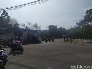 Pihak PT KPC soal Lamanya Pemadaman Kebakaran Pabrik Cat: Ada Bahan Kimia Pihak PT KPC soal Lamanya Pemadaman Kebakaran Pabrik Cat: Ada Bahan Kimia