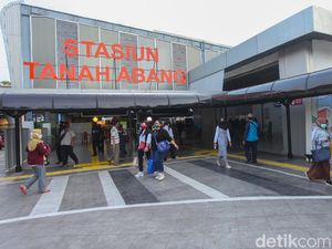 KRL Tak Berhenti di Stasiun Tanah Abang Pukul 15.00-19.00 WIB Mulai Besok