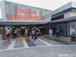 KRL Tak Berhenti di Stasiun Tanah Abang Pukul 15.00-19.00 WIB Mulai Besok