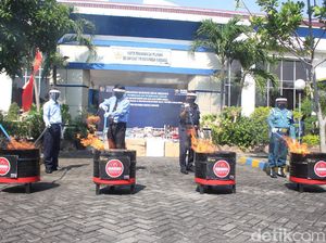 Bea Cukai Musnahkan Jutaan Batang Rokok dan Minol Ilegal Senilai Rp 5,9 M