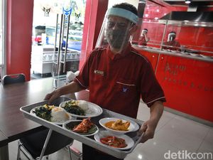 Karyawan Restoran Terancam Tak Dapat THR Tahun Ini